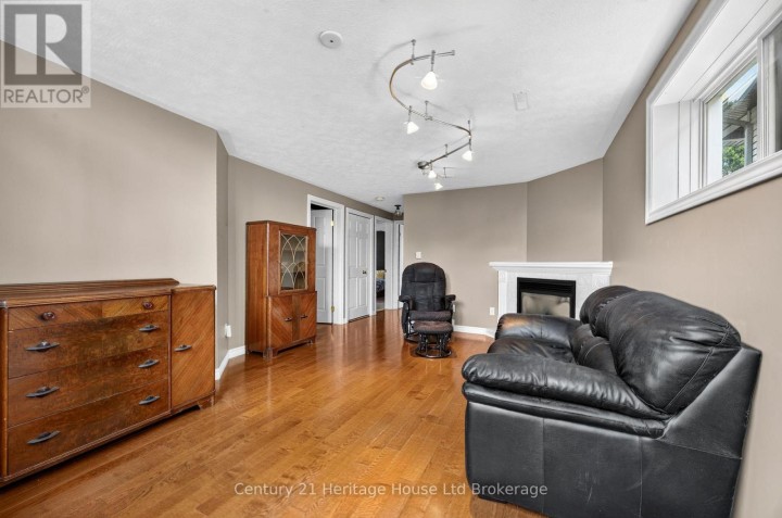 Photo 18 at 16 Herford Street, Tillsonburg