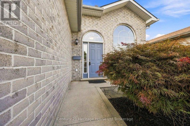 Photo 2 at 16 Herford Street, Tillsonburg
