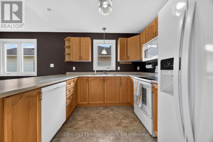 Photo 5 at 16 Herford Street, Tillsonburg
