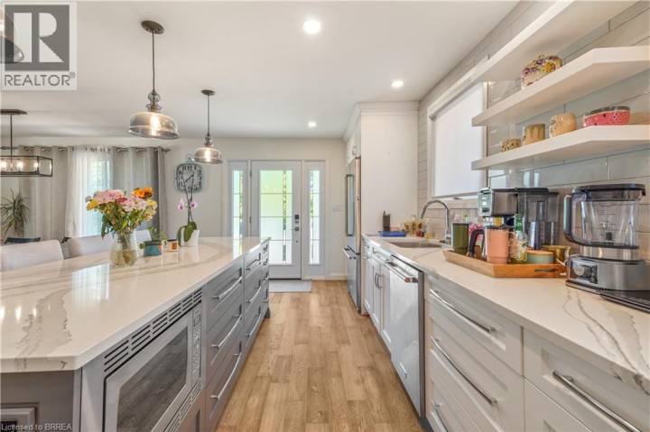 Photo 11 at 160 Woodlawn Avenue, Mayfair, Brantford