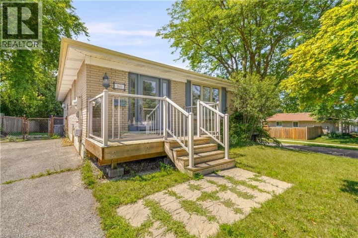 Photo 4 at 160 Woodlawn Avenue, Mayfair, Brantford