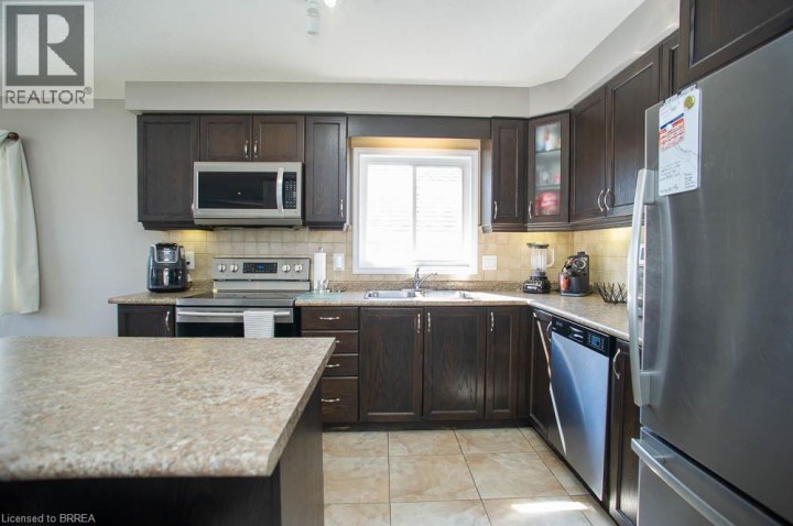 Photo 10 at 48 Nightingale Drive, Donegal / Mcguiness, Brantford