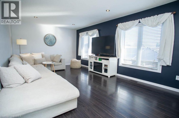 Photo 13 at 48 Nightingale Drive, Donegal / Mcguiness, Brantford
