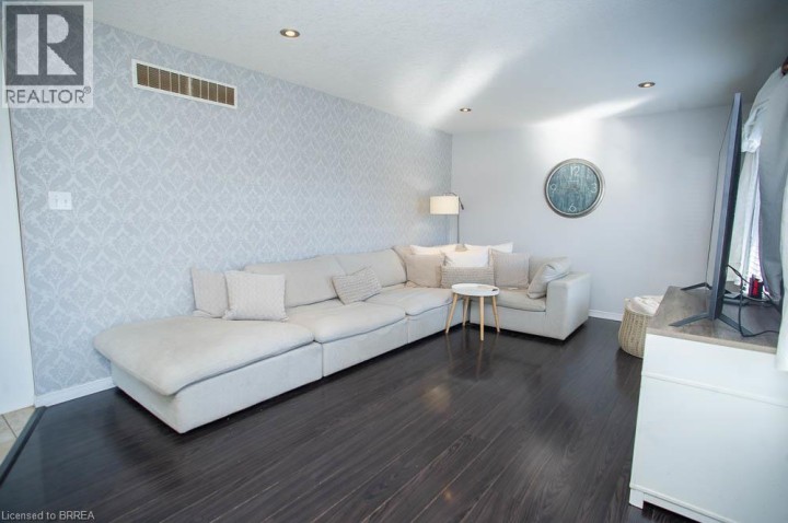 Photo 15 at 48 Nightingale Drive, Donegal / Mcguiness, Brantford