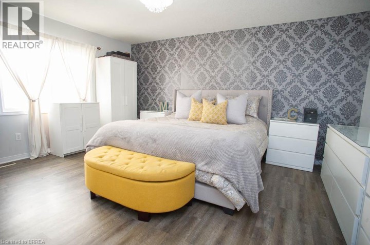 Photo 16 at 48 Nightingale Drive, Donegal / Mcguiness, Brantford