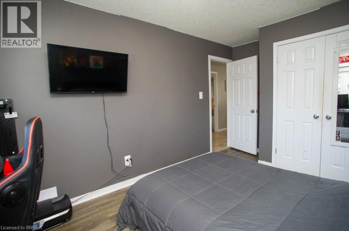 Photo 20 at 48 Nightingale Drive, Donegal / Mcguiness, Brantford