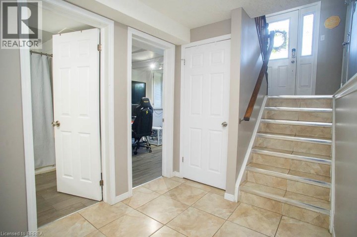 Photo 21 at 48 Nightingale Drive, Donegal / Mcguiness, Brantford