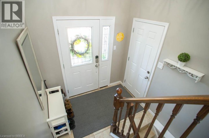 Photo 6 at 48 Nightingale Drive, Donegal / Mcguiness, Brantford