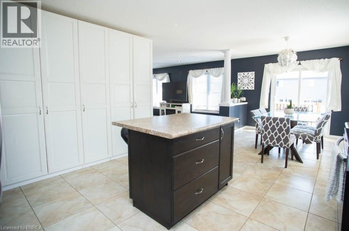 Photo 9 at 48 Nightingale Drive, Donegal / Mcguiness, Brantford