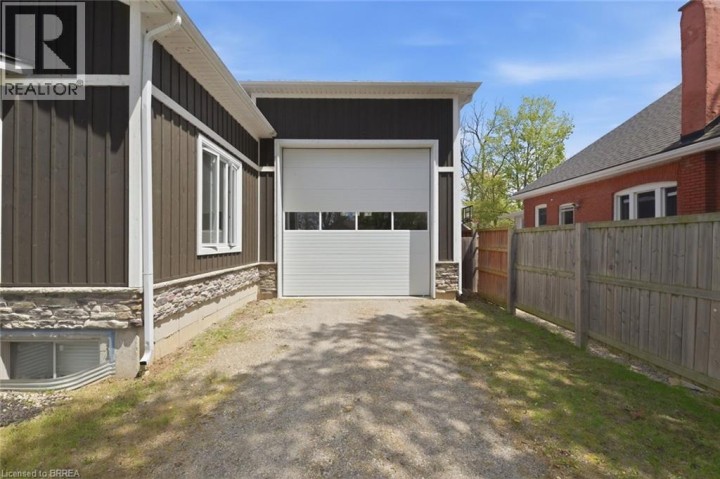 Photo 35 at 5 Echo Villa Avenue, Echo Place, Brantford