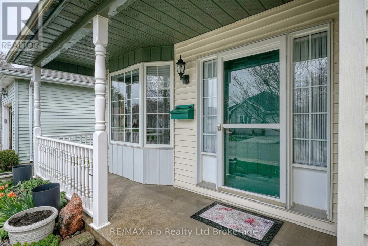 Photo 2 at 23 Brasher Drive, Tillsonburg