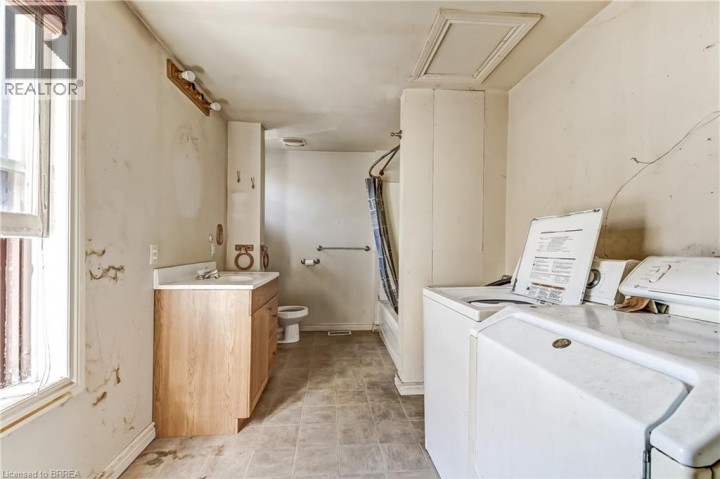 Photo 8 at 49 Grand Street, Terrace Hill, Brantford
