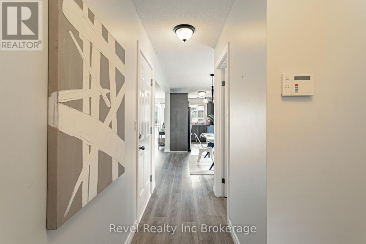 Photo 3 at 420 Sales Drive, Woodstock - South, Woodstock