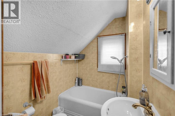 Photo 13 at 35 James Avenue, Echo Place, Brantford