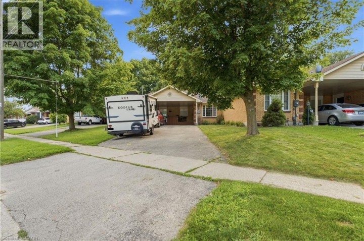 Photo 40 at 31 Galileo Boulevard, Terrace Hill, Brantford