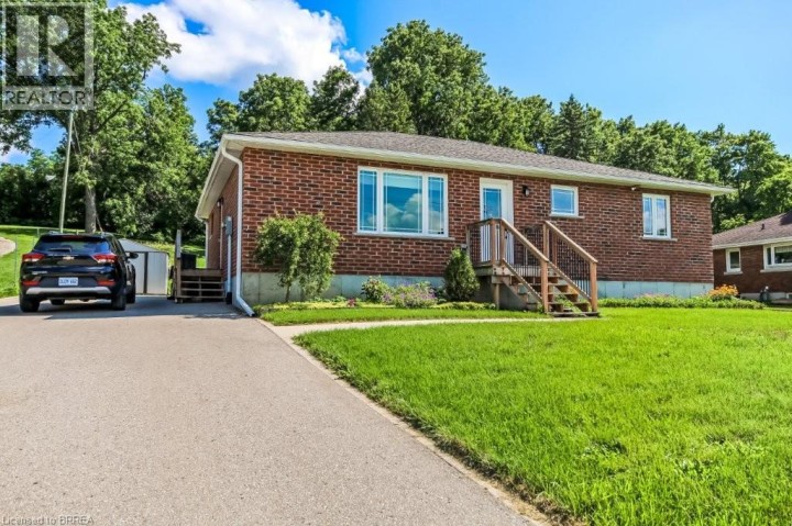 Photo 1 at 584616 Beachville Road, Beachville, Ingersoll