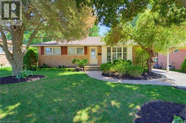 Photo 1 at 35 Varadi Avenue, Brier Park, Brantford