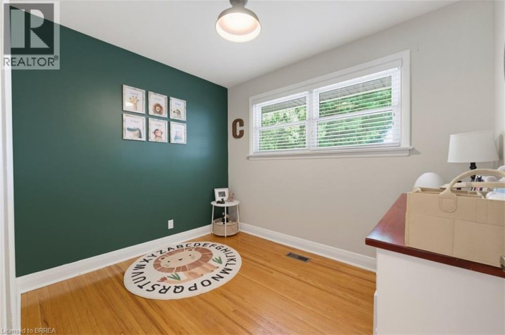 Photo 14 at 35 Varadi Avenue, Brier Park, Brantford