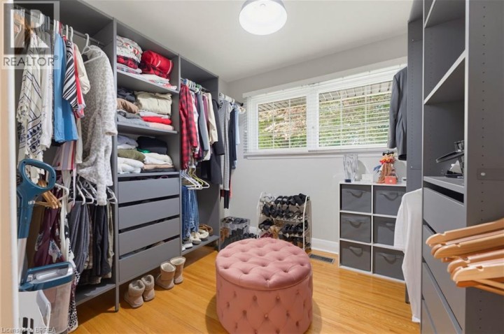 Photo 15 at 35 Varadi Avenue, Brier Park, Brantford