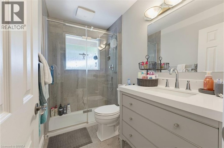 Photo 16 at 35 Varadi Avenue, Brier Park, Brantford