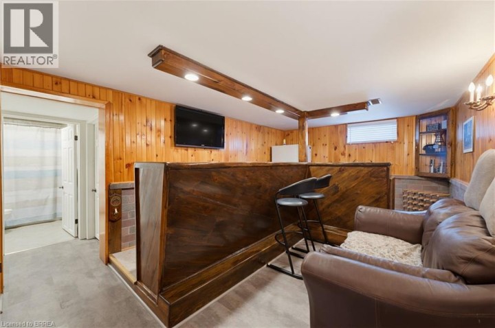 Photo 17 at 35 Varadi Avenue, Brier Park, Brantford