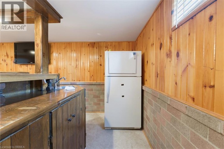 Photo 18 at 35 Varadi Avenue, Brier Park, Brantford