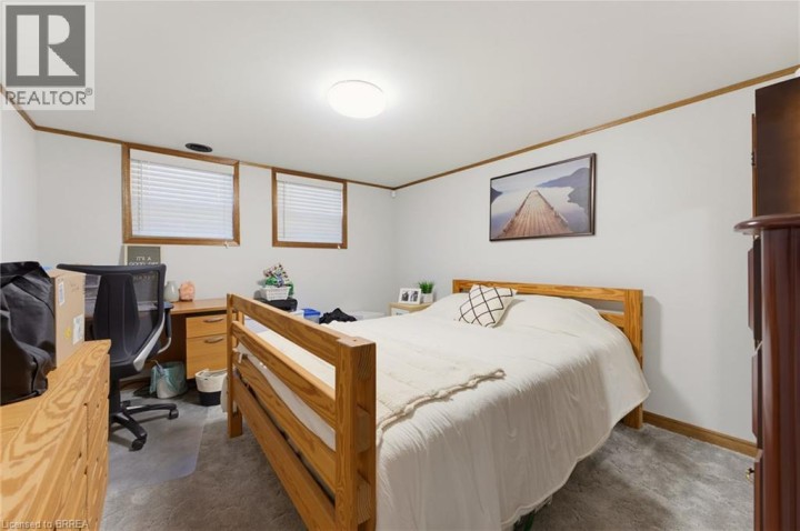 Photo 19 at 35 Varadi Avenue, Brier Park, Brantford
