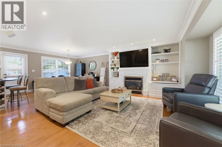 Photo 8 at 35 Varadi Avenue, Brier Park, Brantford