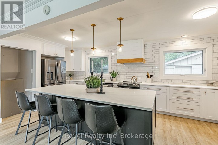 Photo 10 at 811 Hughson Street, Woodstock - North, Woodstock