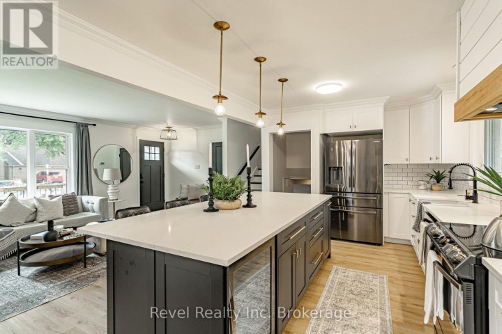 Photo 12 at 811 Hughson Street, Woodstock - North, Woodstock