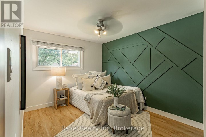 Photo 15 at 811 Hughson Street, Woodstock - North, Woodstock
