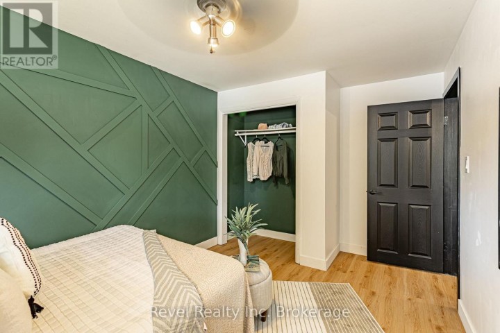Photo 16 at 811 Hughson Street, Woodstock - North, Woodstock