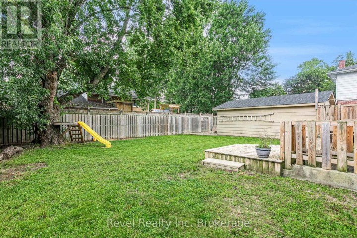 Photo 4 at 811 Hughson Street, Woodstock - North, Woodstock