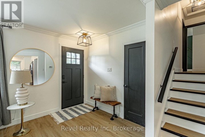 Photo 5 at 811 Hughson Street, Woodstock - North, Woodstock