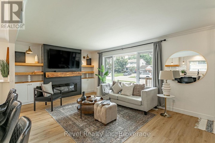 Photo 7 at 811 Hughson Street, Woodstock - North, Woodstock