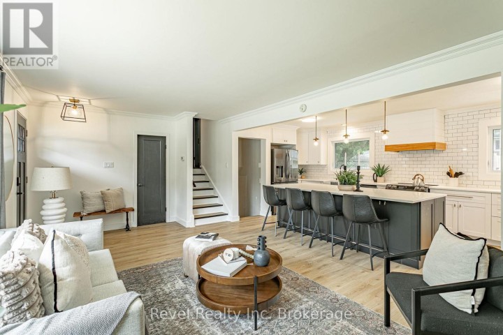 Photo 8 at 811 Hughson Street, Woodstock - North, Woodstock