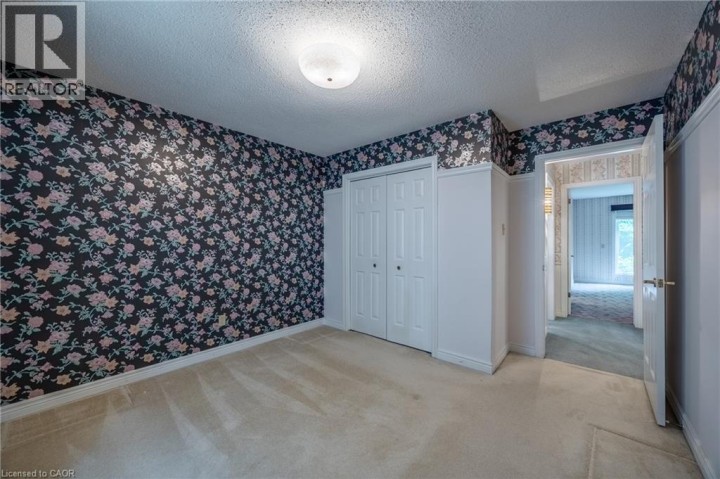 Photo 18 at 68 Royal Oak Drive, Rosedale / Gable Height, Brantford