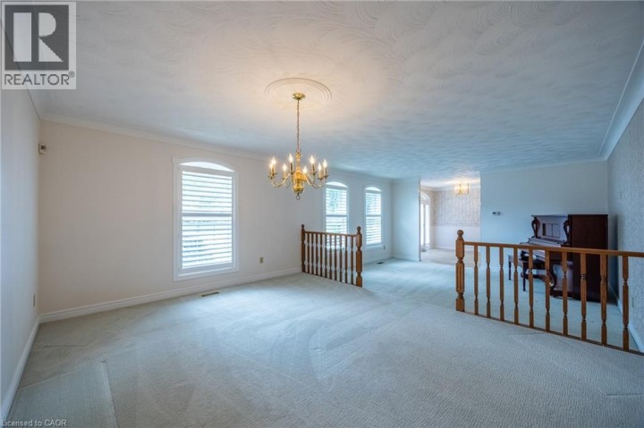 Photo 6 at 68 Royal Oak Drive, Rosedale / Gable Height, Brantford