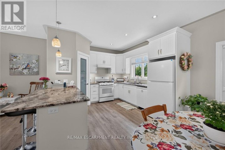 Photo 13 at 26 Stonebridge Place, Simcoe, Norfolk County