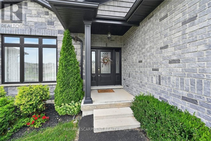 Photo 4 at 26 Stonebridge Place, Simcoe, Norfolk County