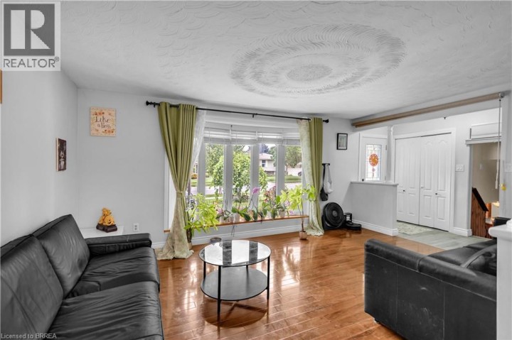 Photo 8 at 92 Brier Park Road, Brier Park, Brantford