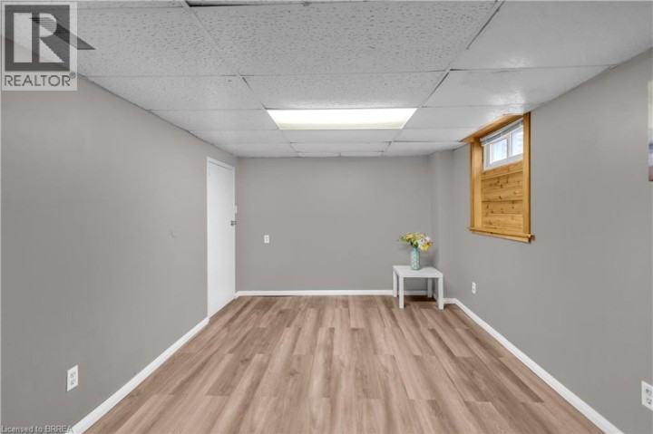 Photo 32 at 92 Brier Park Road, Brier Park, Brantford