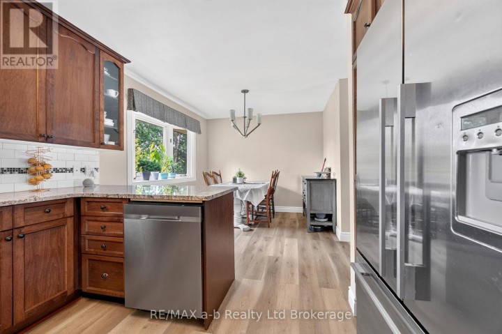 Photo 11 at 269 Ferncrest Road, Woodstock - North, Woodstock