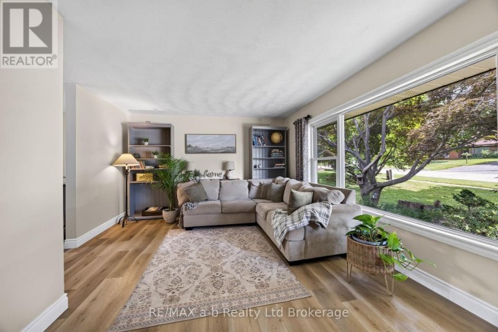 Photo 6 at 269 Ferncrest Road, Woodstock - North, Woodstock