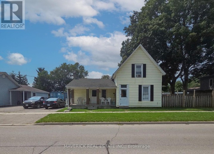 Photo 1 at 133 N Mutual Street, Ingersoll - North, Ingersoll