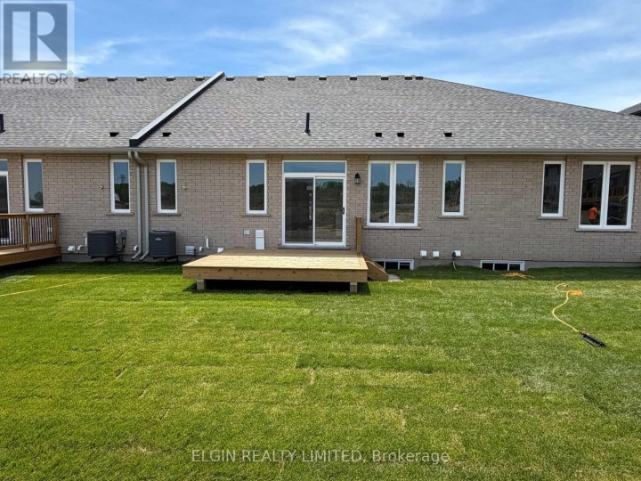 Photo 2 at 8 Finch Street, Tillsonburg