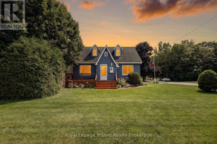 Photo 1 at 241 W Delatre Street, Ingersoll (Thamesford), Ingersoll