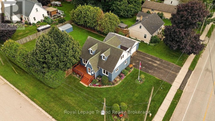 Photo 2 at 241 W Delatre Street, Ingersoll (Thamesford), Ingersoll
