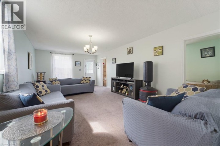 Photo 5 at 128 Mary Street, Victoria / Arthur, Brantford