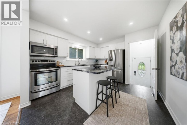 Photo 8 at 2 Frontenac Avenue, Fairview / Greenbrier, Brantford